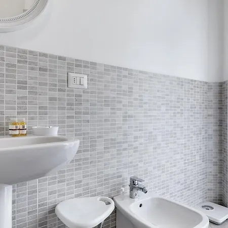Piazza De Angeli M1 Comfortable Flat With Balcony Milan