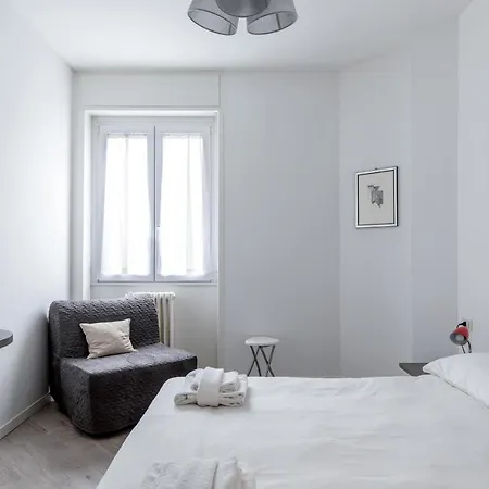 Piazza De Angeli M1 Comfortable Flat With Balcony * ميلان